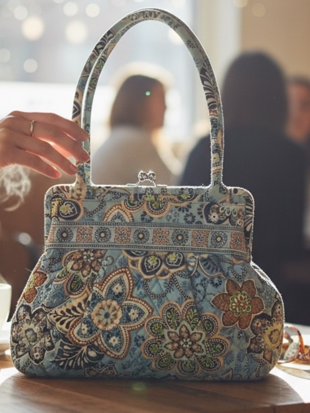 Vera Bradley Alice Kiss Lock handbag
